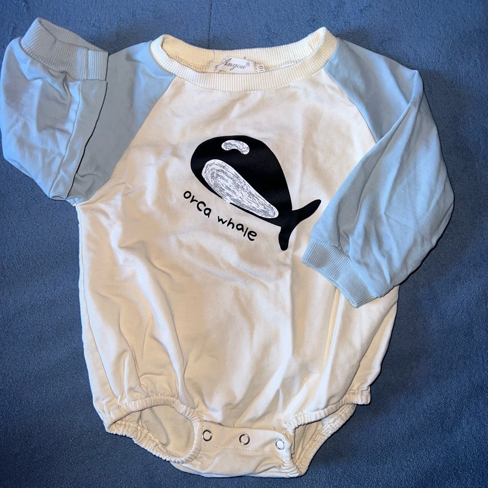 Long sleeve orca whale bubble romper. Baby 6-9 months
